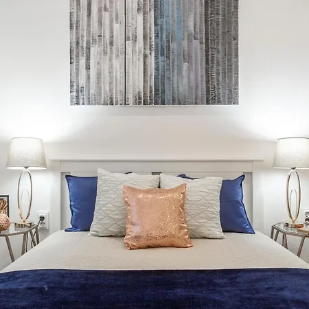 Stylish Luxury By Anna Apartment
