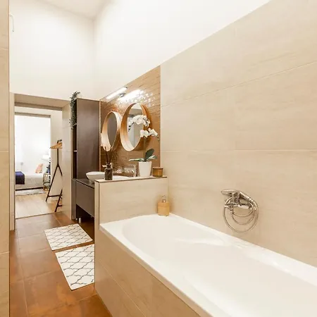Stylish Luxury By Anna Budapest