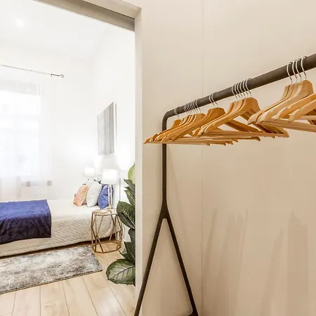 Apartment Stylish Luxury By Anna Budapest