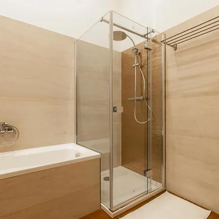 Apartment Stylish Luxury By Anna Budapest