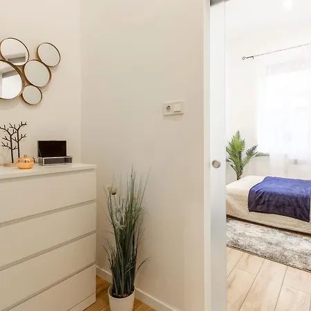 Apartment Stylish Luxury By Anna Budapest