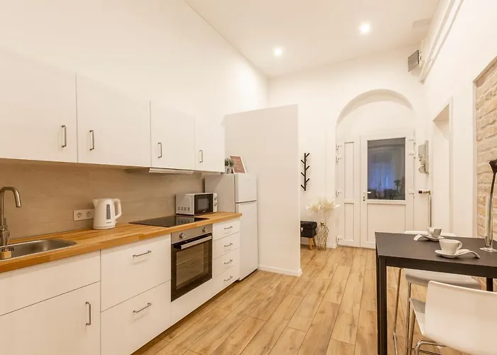 Stylish Luxury By Anna *